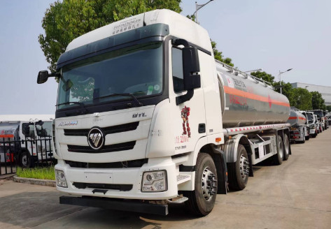 國(guó)六福田戴姆勒前四后八油罐車(chē) 國(guó)六福田戴姆勒前四后八油罐車(chē)